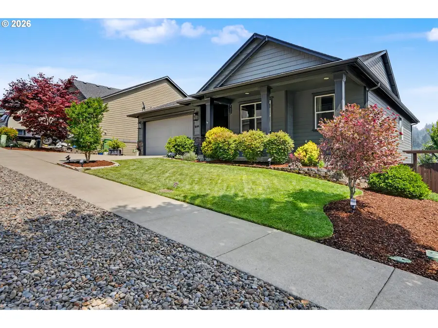 1644 Centennial Dr, Silverton, OR 97381 - #2
