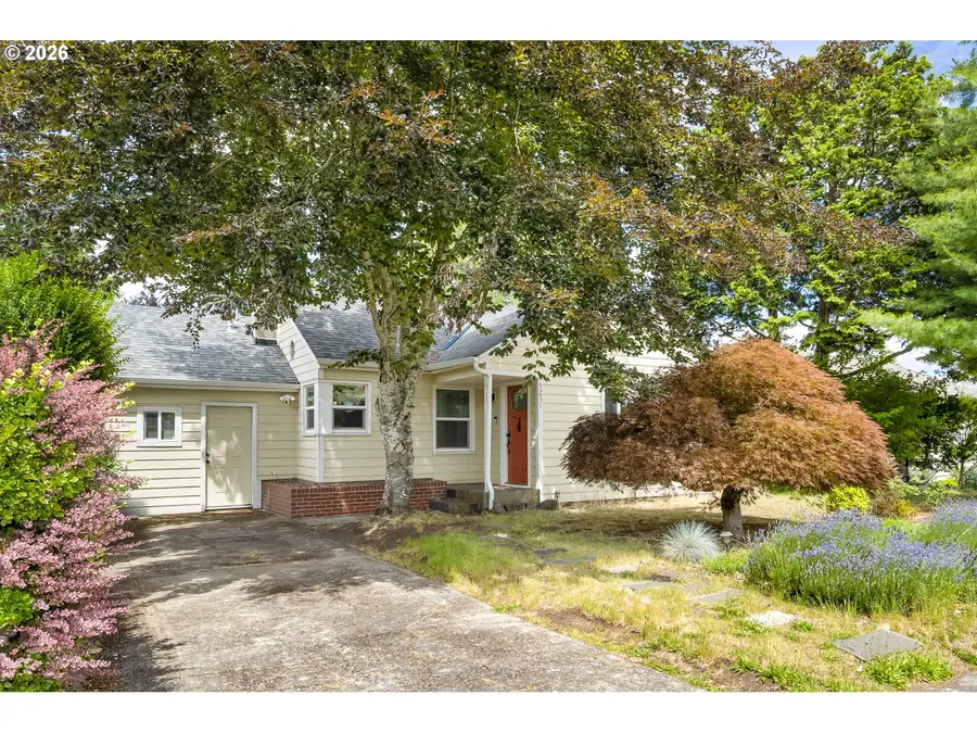 9251 SE Salmon St, Portland, OR 97216 - #2
