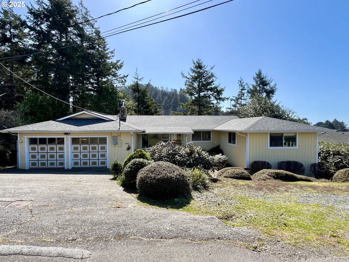 94318 Coldiron Hill Rd, Gold Beach, OR 97444 - Image #1