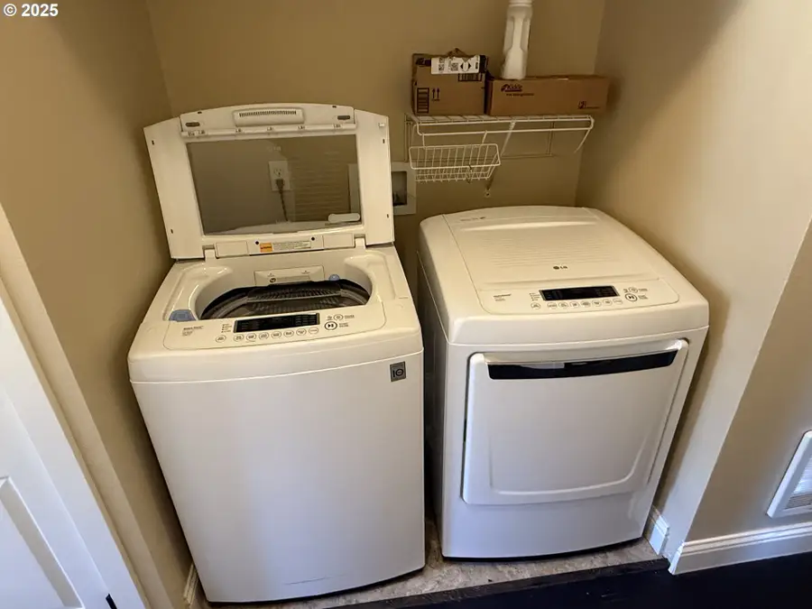 2389 Brooklyn Dr, Coos Bay, OR 97420 - #3