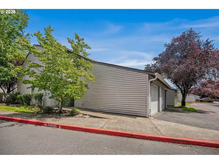 5301 Plomondon St #A6, Vancouver, WA 98661 - #2