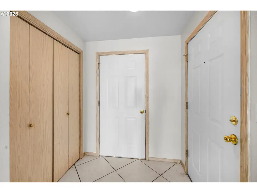 5301 Plomondon St #A6, Vancouver, WA 98661 - #3