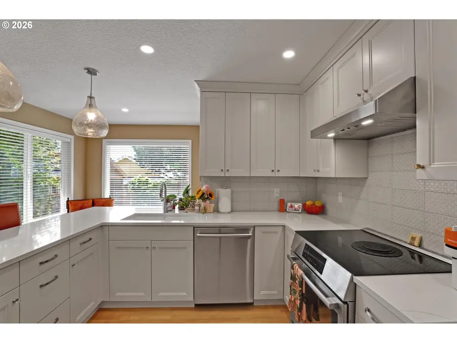 7437 SW 32nd Ave, Portland, OR 97219 - #2