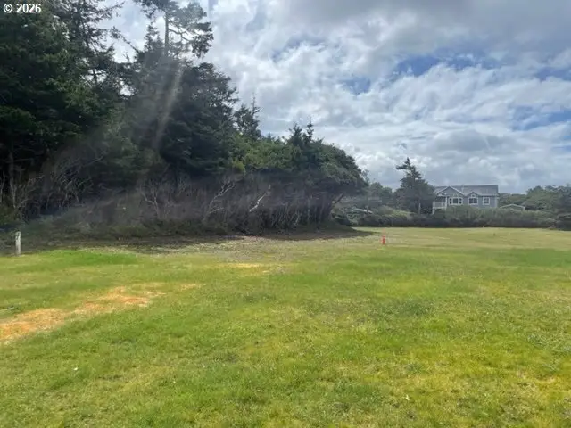 Shoreline Dr #116-120, Florence, OR 97439 - #3