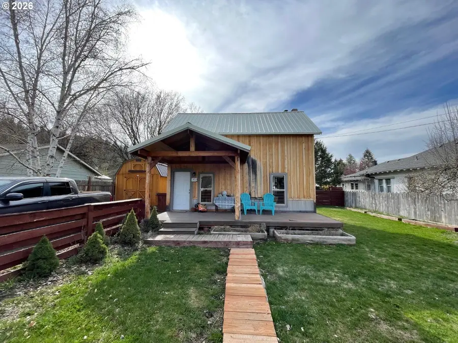 302 S Alder St, Wallowa, OR 97885 - Image #3