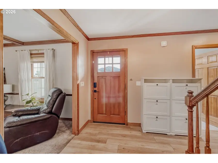 1555 S Evergreen St, Canby, OR 97013 - #3