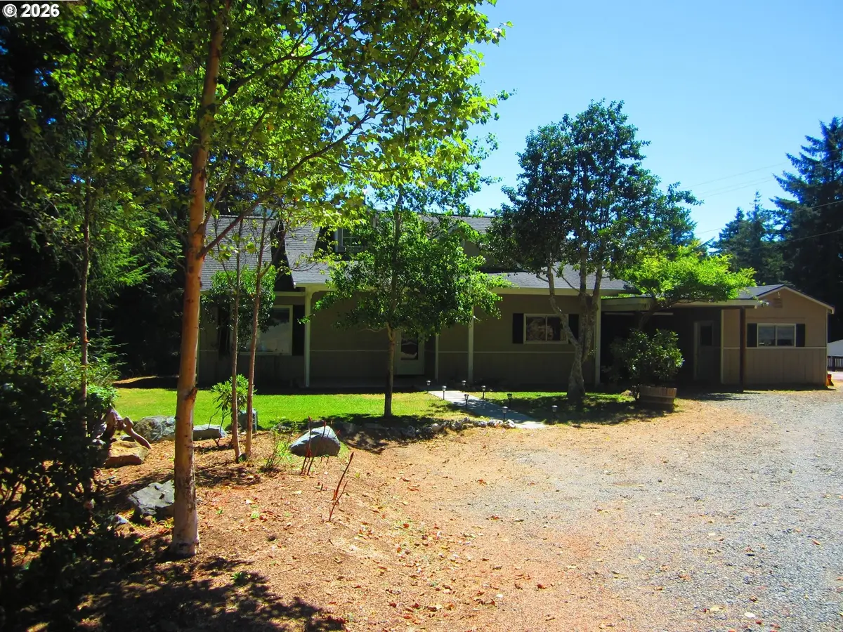28640 Brooks Rd, Gold Beach, OR 97444 - #1