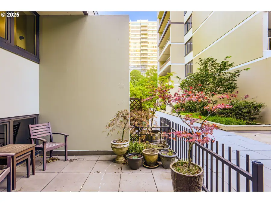 255 SW Harrison St #TH1, Portland, OR 97201 - Image #3