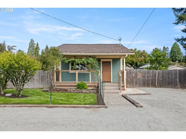 9929 SE Brandeis St, Clackamas, OR 97015