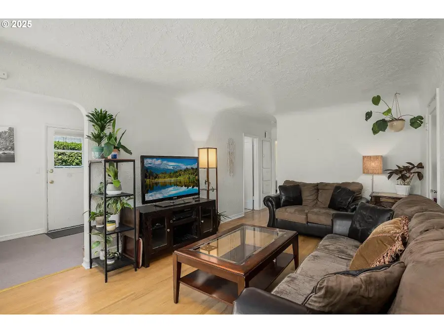 5325/5327 NE Davis St, Portland, OR 97213 - Image #3