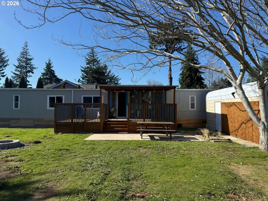 232 NE Ohio Ave, Bandon, OR 97411 - #2