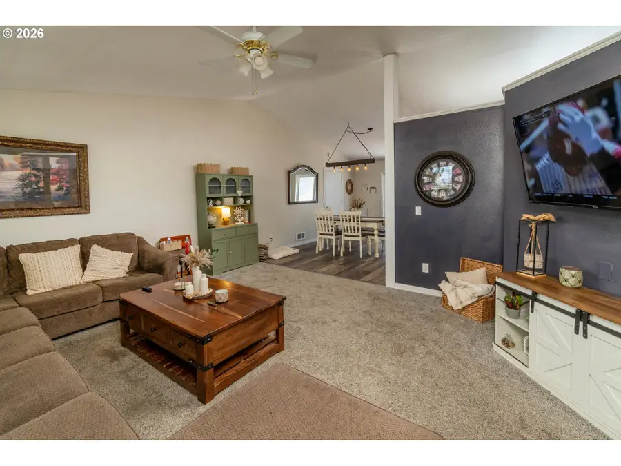 6631 NW Puckett Rd, Prineville, OR 97754 - #3