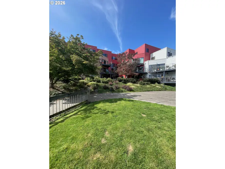 910 NW Naito Pkwy #I-12, Portland, OR 97209 - #2