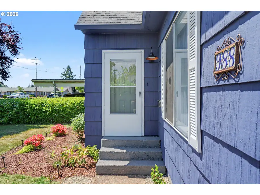 988 SE Miller Ave, Dallas, OR 97338 - #2