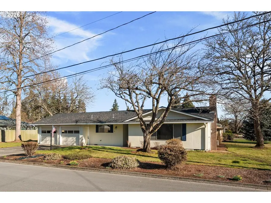 615 Sacre Ln N, Monmouth, OR 97361 - #3