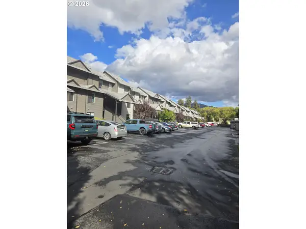 301 N 15th St, HoodRiver, OR 97031