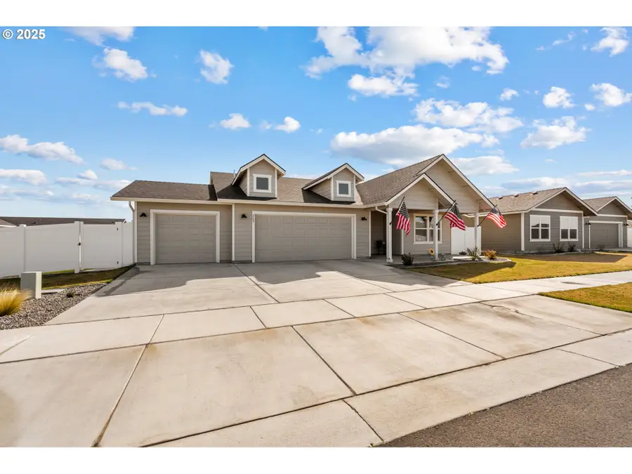 205 River Ridge Dr, Boardman, OR 97818 - Image #2