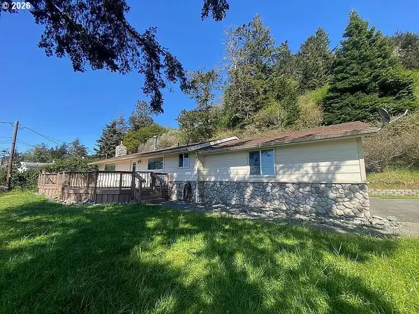 94287 June St, GoldBeach, OR 97444