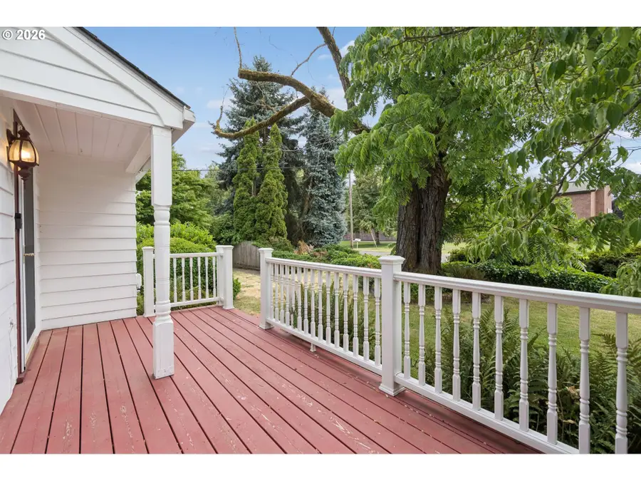 101 7th St, Dayton, OR 97114 - #3