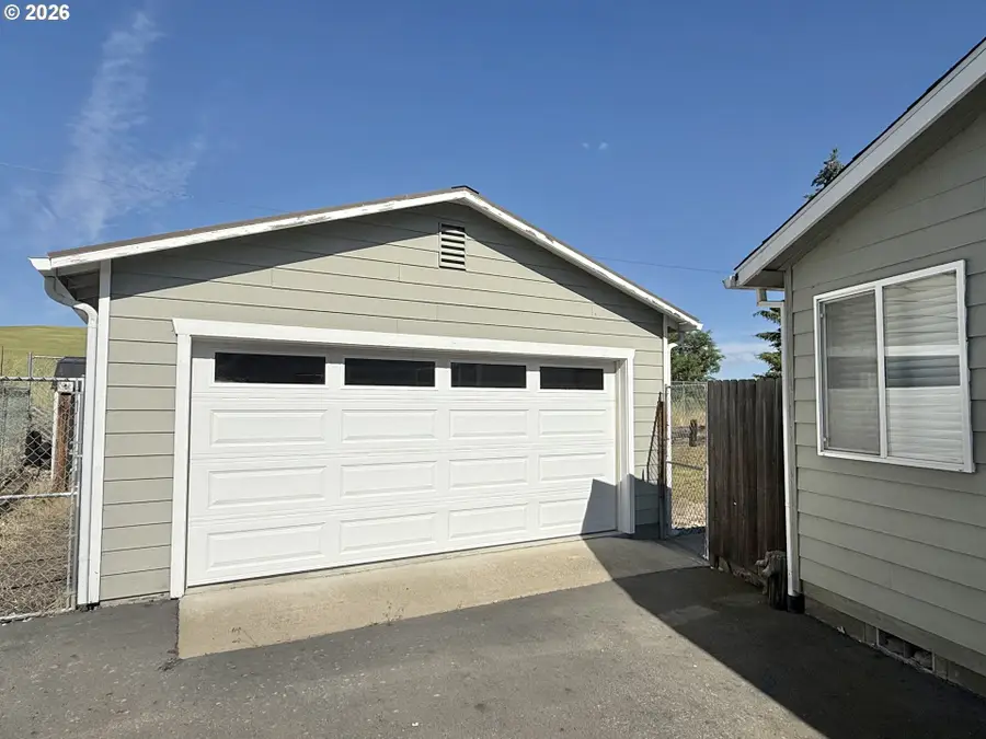 909 Toll Rd, Dufur, OR 97021 - #3