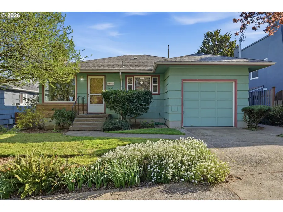 7506 SE Main St, Portland, OR 97215 - #2
