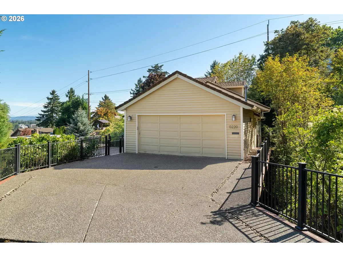 220 S Texas St, Portland, OR 97219 - #1