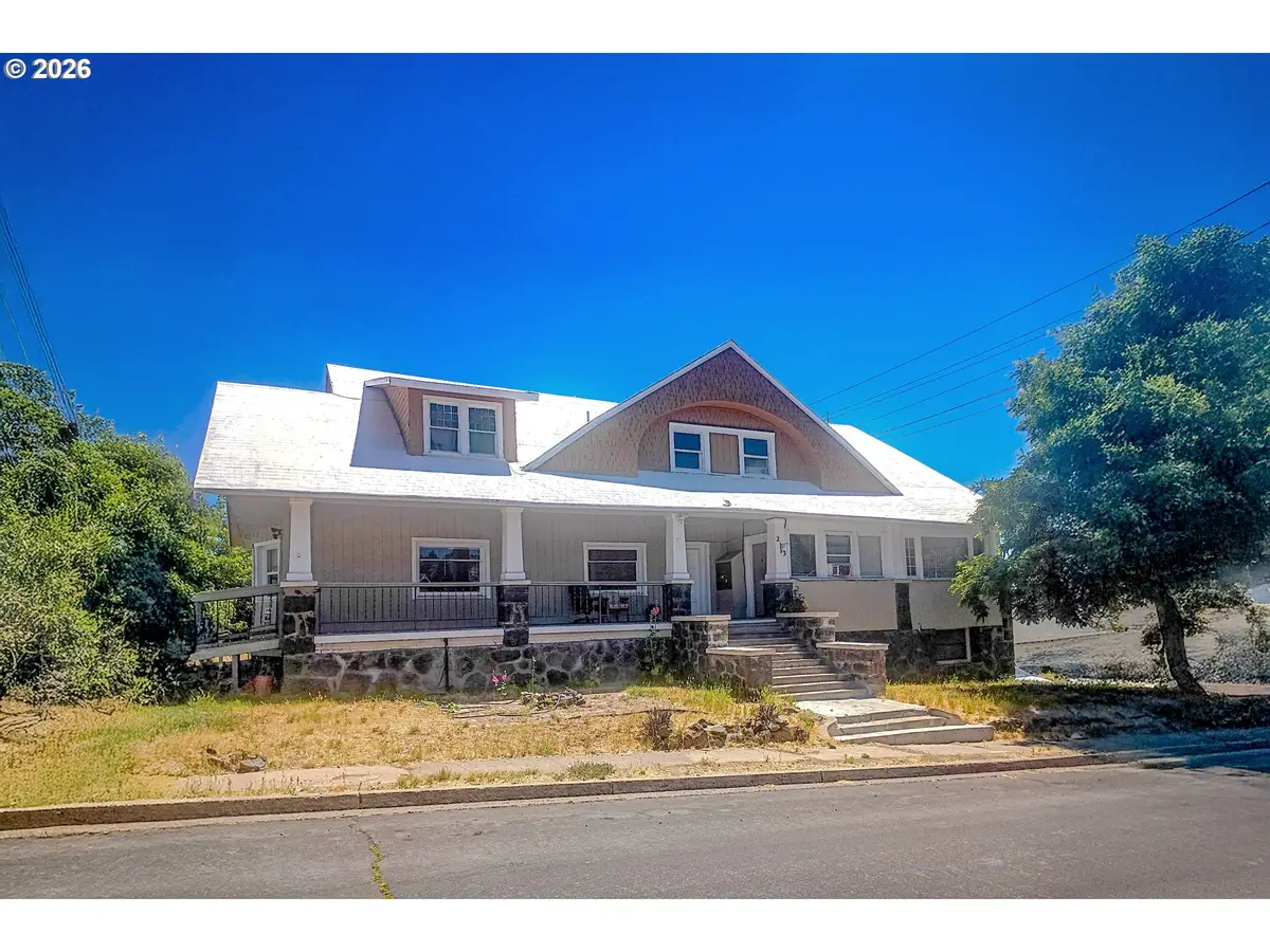 213 Cedar St, Klamath Falls, OR 97601 - #1