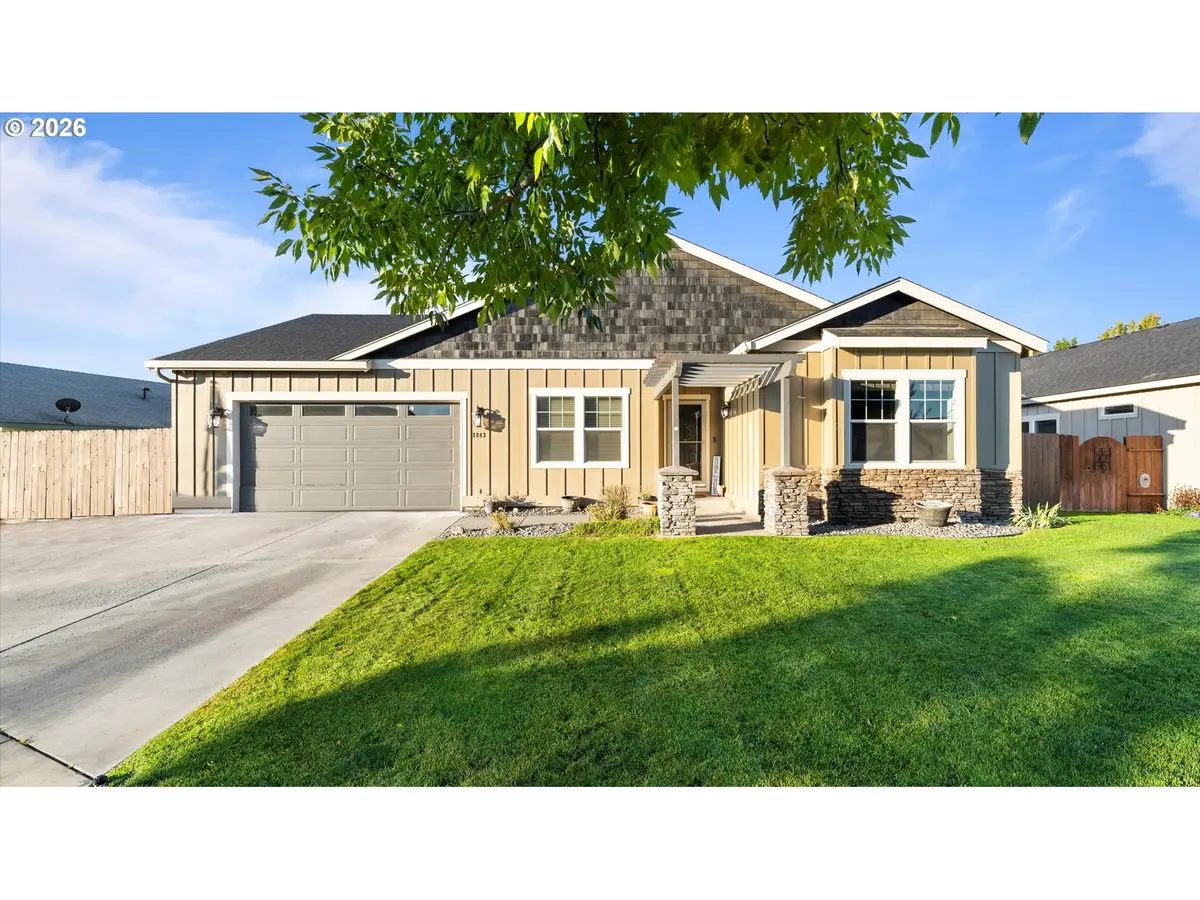 2243 NW Overlook Dr, Hermiston, OR 97838 - #1