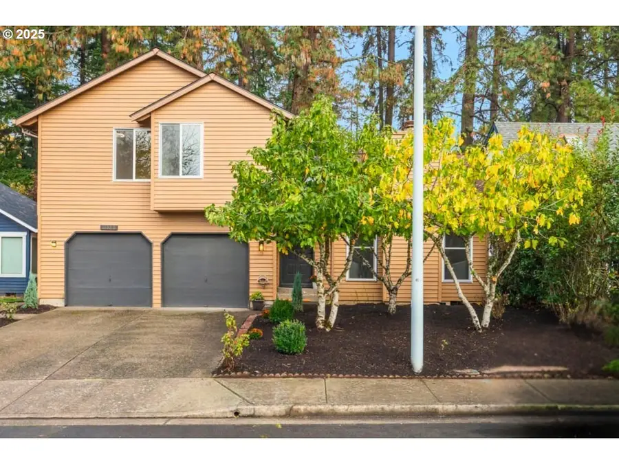 17529 SW Beaver Ct, Beaverton, OR 97003 - Image #2