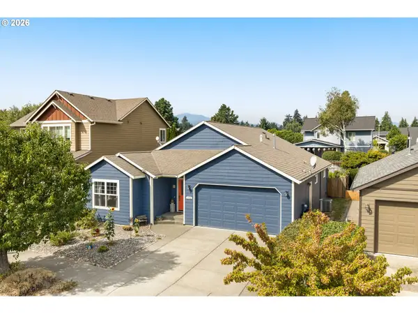 1742 22nd St, HoodRiver, OR 97031
