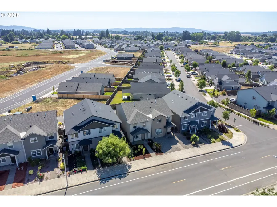 1657 SE Barberry Ave, Dallas, OR 97338 - #2