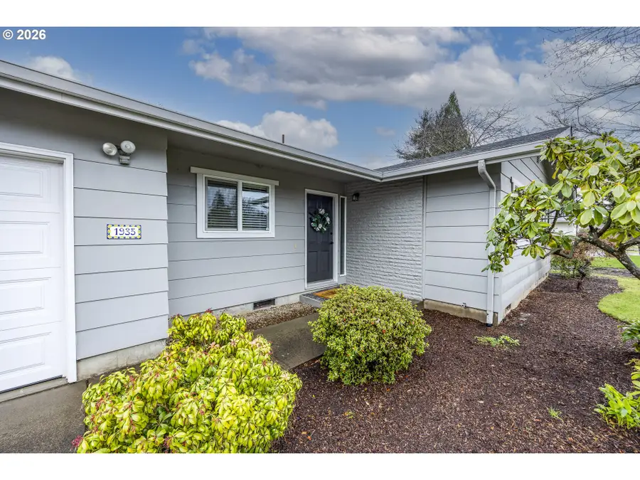 1935 Montreal Ave, Eugene, OR 97408 - Image #2