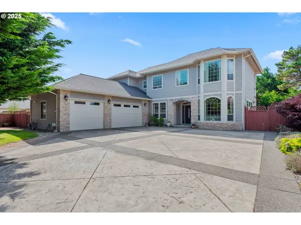 2270 Hayes St, NorthBend, OR 97459