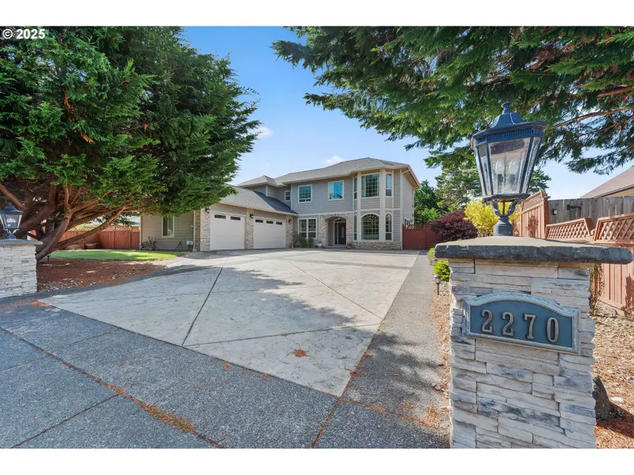 2270 Hayes St, North Bend, OR 97459 - Image #2