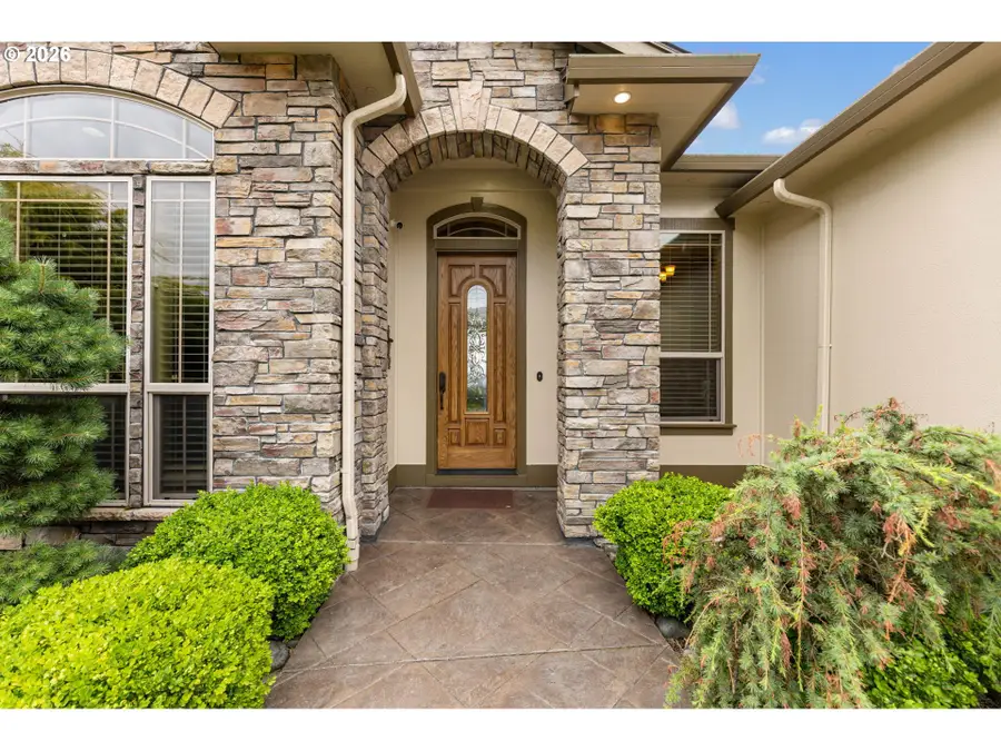 742 W Chestnut St, Washougal, WA 98671 - #3