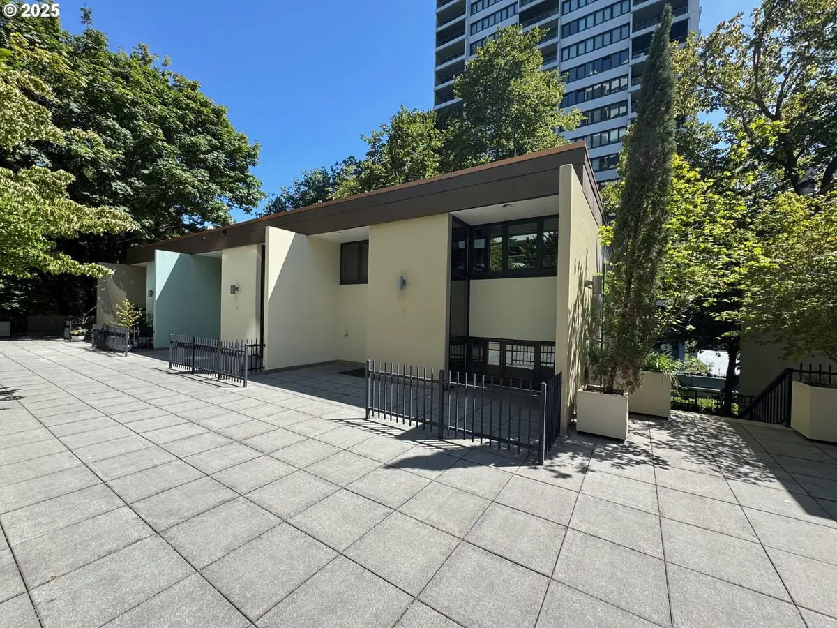 255 SW Harrison St #TH-10, Portland, OR 97201 - Image #1