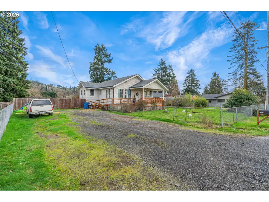 1914 N Pacific Ave, Kelso, WA 98626 - Image #2