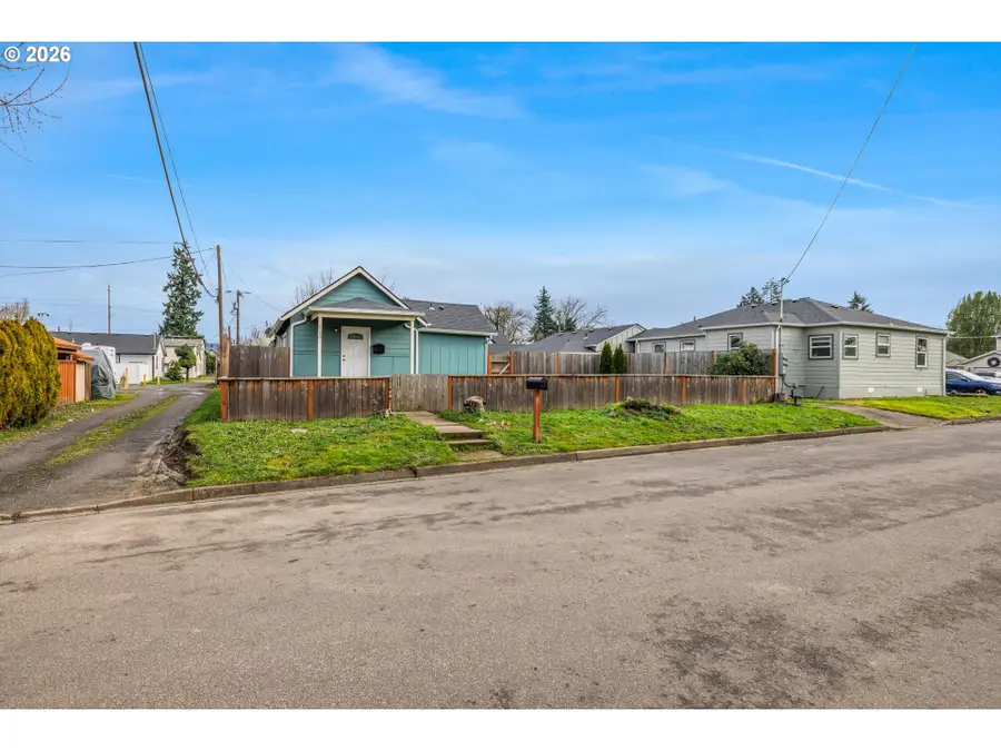 110 S Lincoln St, Newberg, OR 97132 - #3