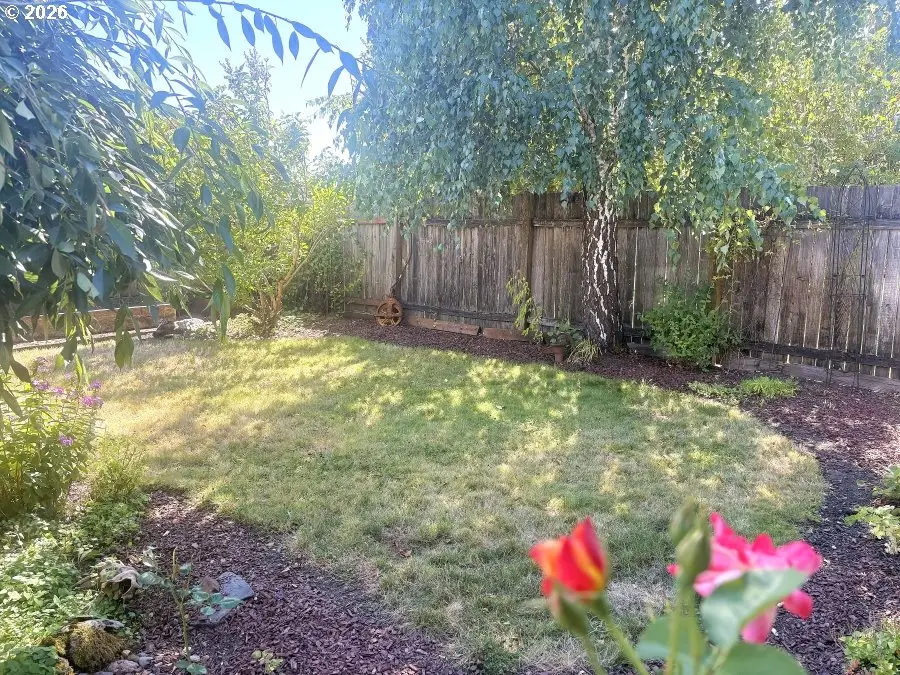 1642 SE Cortland Ave, Dallas, OR 97338 - #3