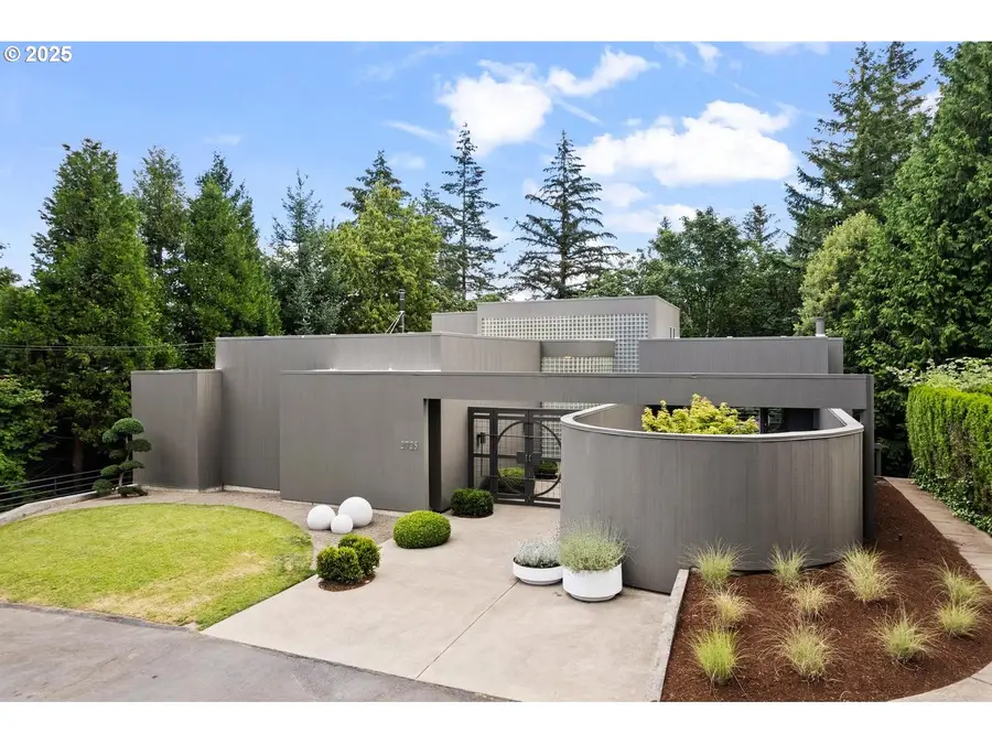 2725 SW Sherwood Dr, Portland, OR 97201 - Image #2