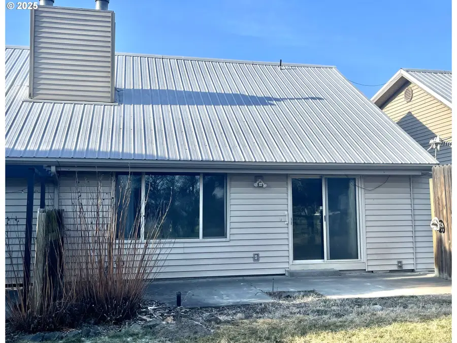 316 Klickitat St #4, Umatilla, OR 97882 - Image #2