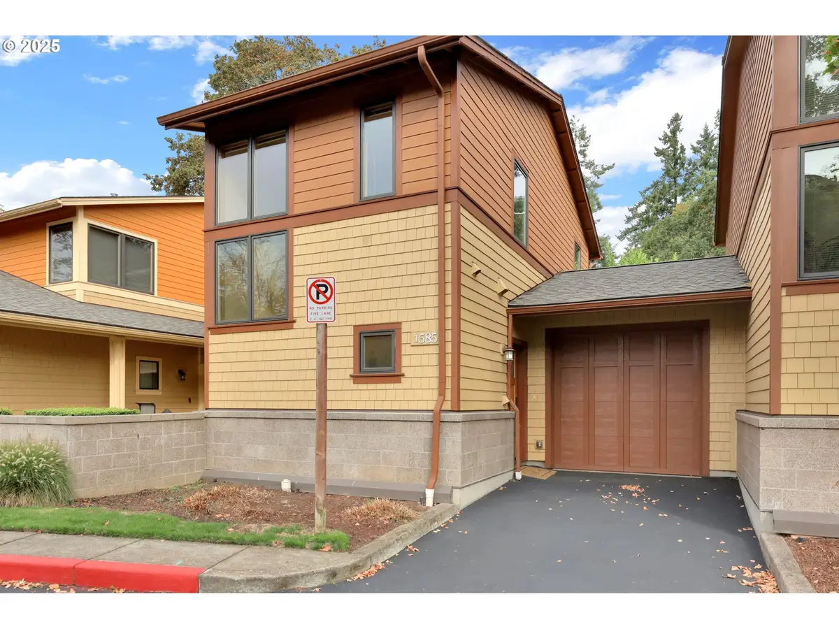 1585 Farm House Dr, Eugene, OR 97401 - #1