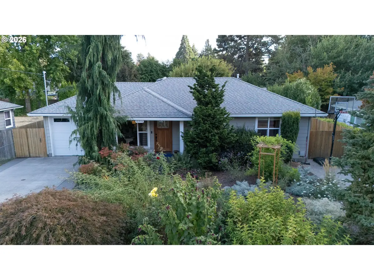 10316 NE Sacramento St, Portland, OR 97220 - #1