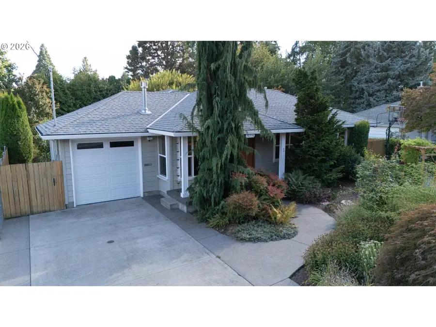 10316 NE Sacramento St, Portland, OR 97220 - #3