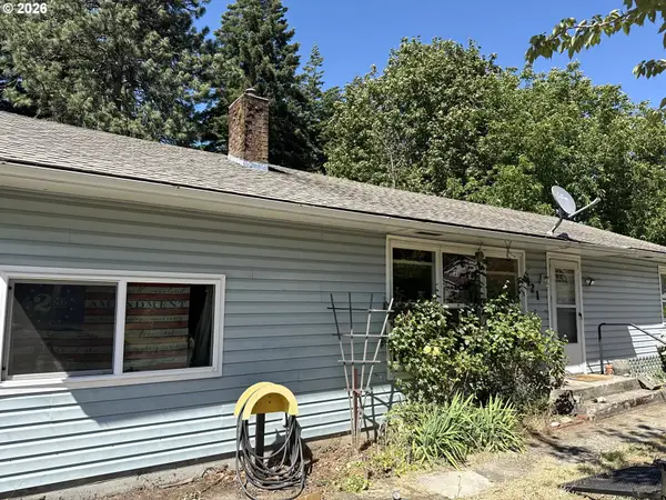 421 SE Sunset Ave, CascadeLocks, OR 97014