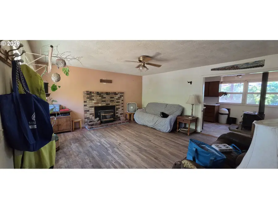 421 SE Sunset Ave, Cascade Locks, OR 97014 - #2