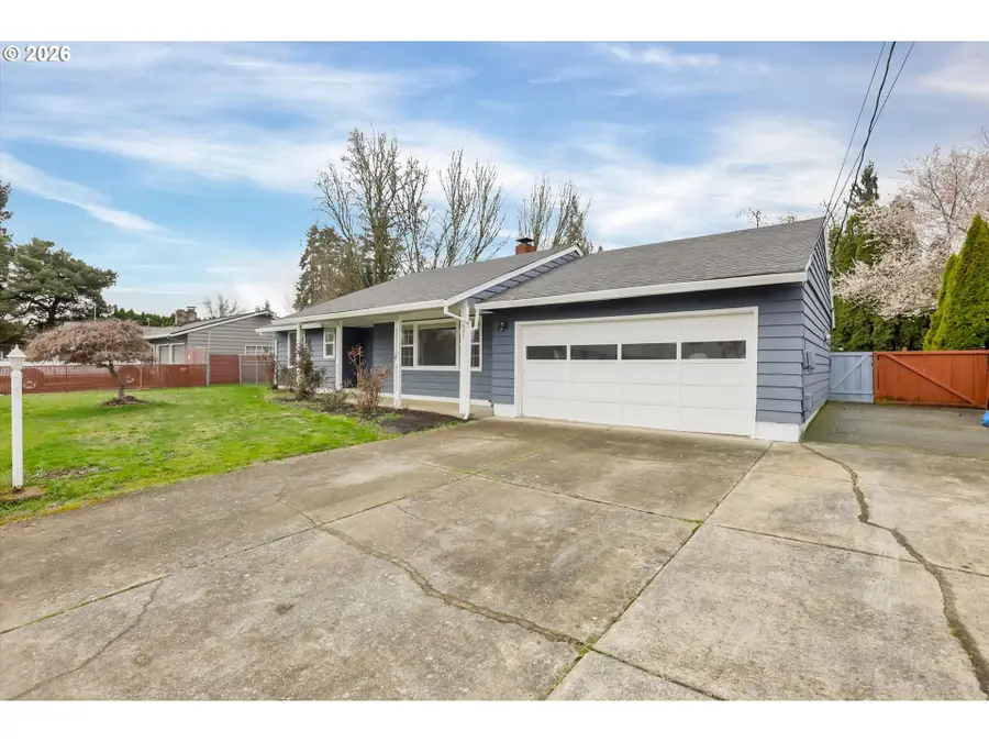 597 SE 13th Ave, Hillsboro, OR 97123 - #2