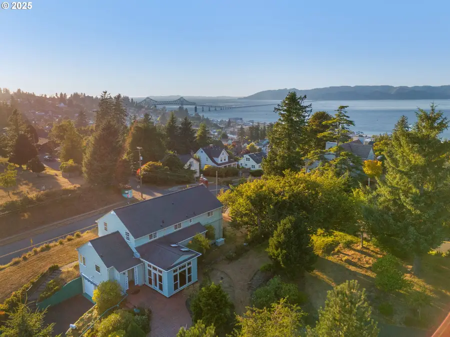 1320 15th St, Astoria, OR 97103 - Image #3