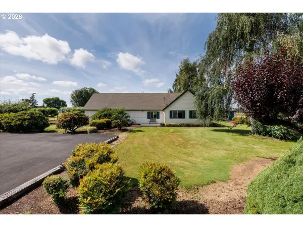 19801 Olmstead Rd Ne, Aurora, OR 97002