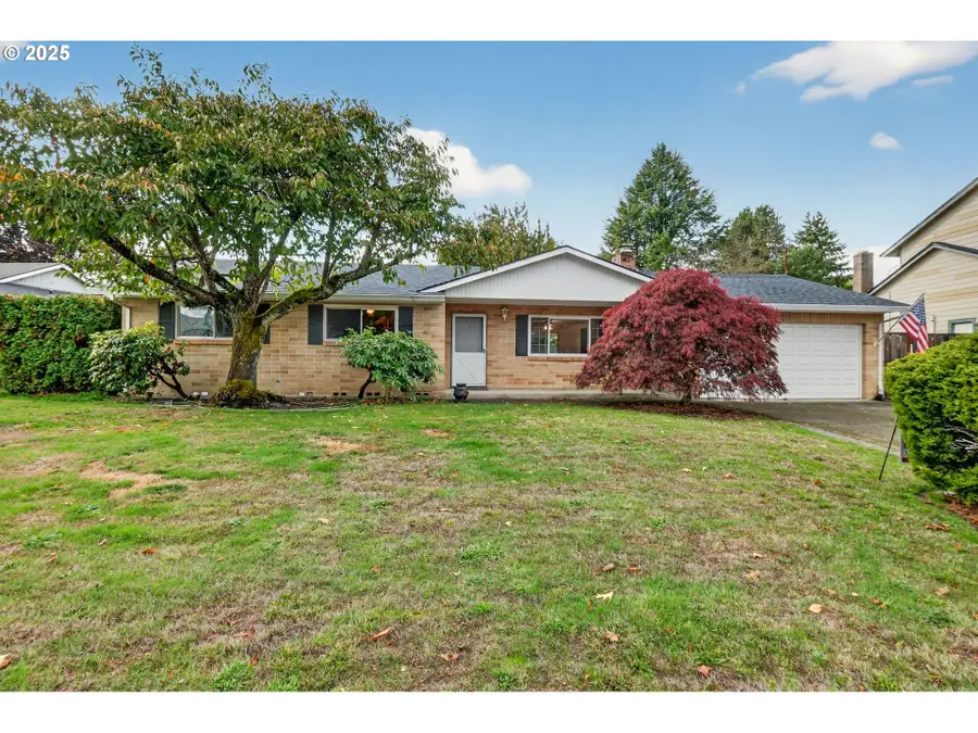 379 SE 34th Ct, Hillsboro, OR 97123 - Image #2